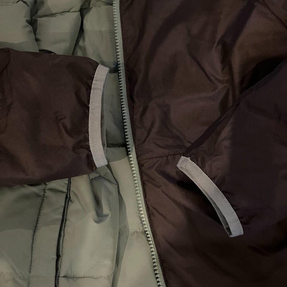 North Face Reversible Sage Green/Black Puffer Jacket Size 10 - Picture 6 of 9